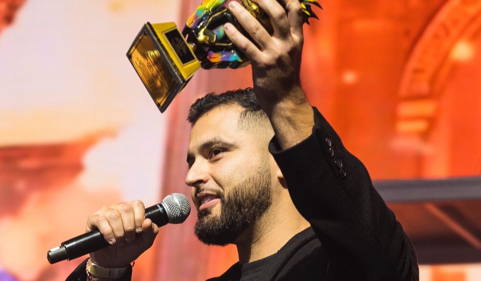 Moska: el DJ colombiano que revoluciona el Afrohouse y conquista el mundo En la 15ª edición de los Premios CDA, Moska se llevó dos galardones. Le contamos los detalles.