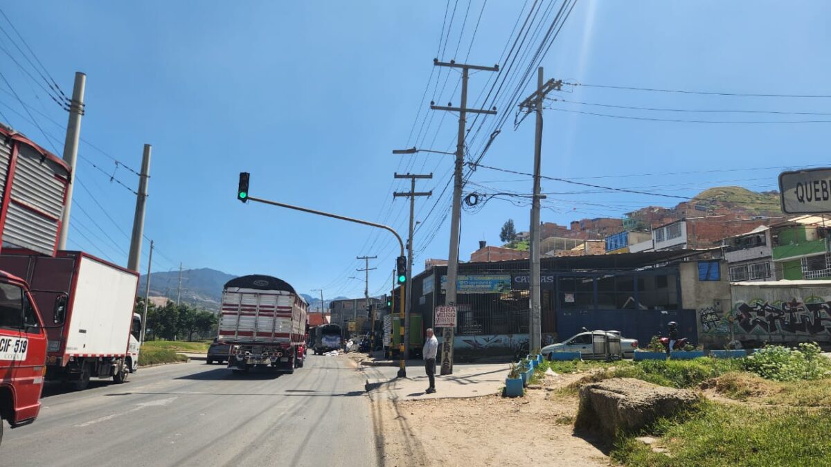 Encuentran el cuerpo sin vida de un hombre con signos de violencia en Ciudad Bolívar Al inspeccionar el cadáver del hombre, las autoridades notaron que tenía una herida de arma blanca. Los hechos ocurrieron en Ciudad Bolívar.