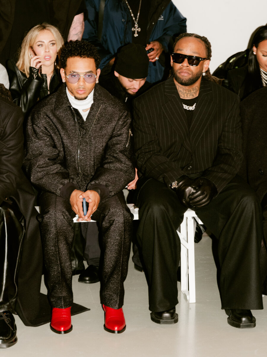 Ozuna brilló en Paris Fashion Week 2025: de la música a la moda El artista latino sigue expandiendo su impacto global, esta vez brillando en la pasarela del Paris Fashion Week 2025.
