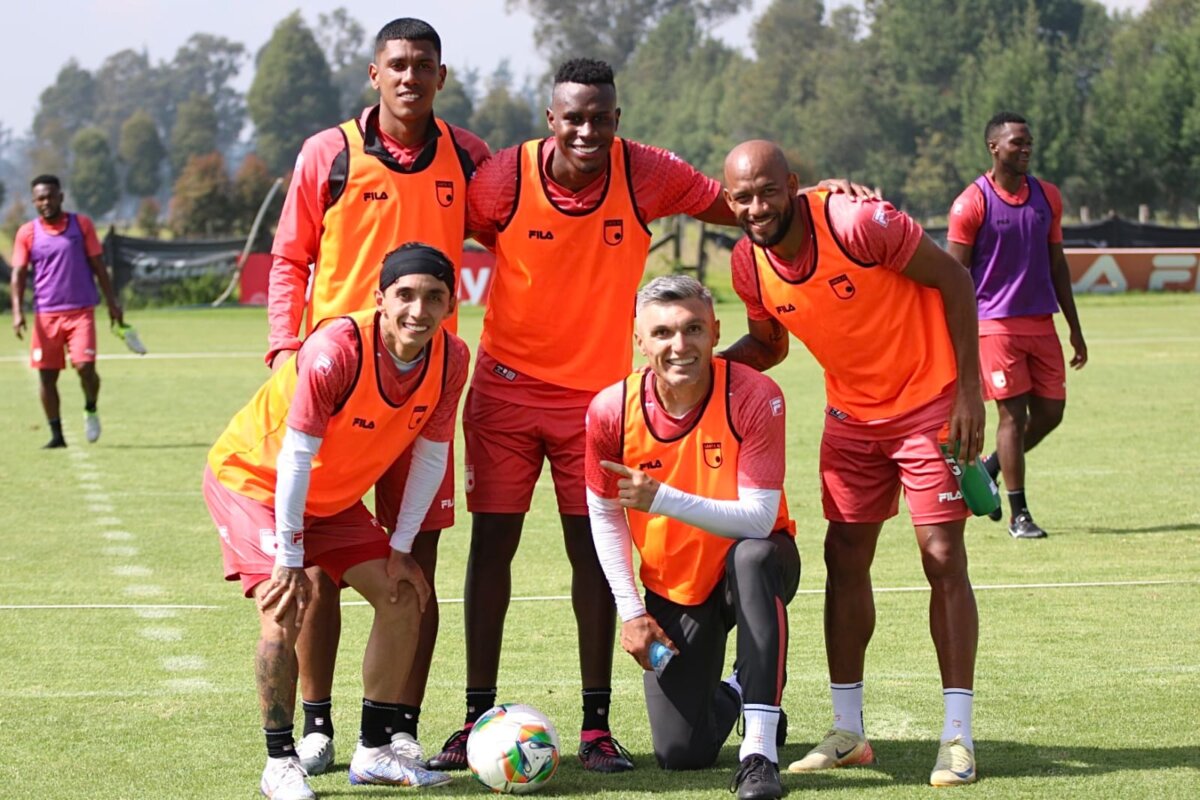 Peirano va encontrando el equipo con un Santa Fe que promete para el 2025 Pese a la derrota de hoy ante Carabobo por 1-0 (10:00 a.m.), Santa Fe dejó buenas sensaciones.