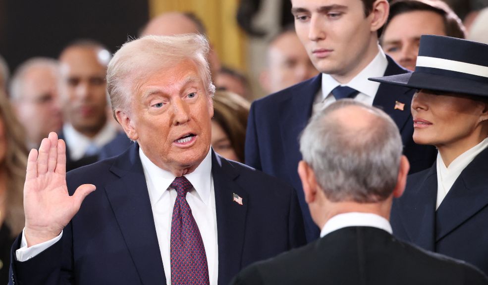 Trump regresó al poder y los migrantes tiemblan Durante la ceremonia de posesión, Trump juró "proteger la Constitución" sobre una biblia heredada. Conozca sus políticas migratorias.