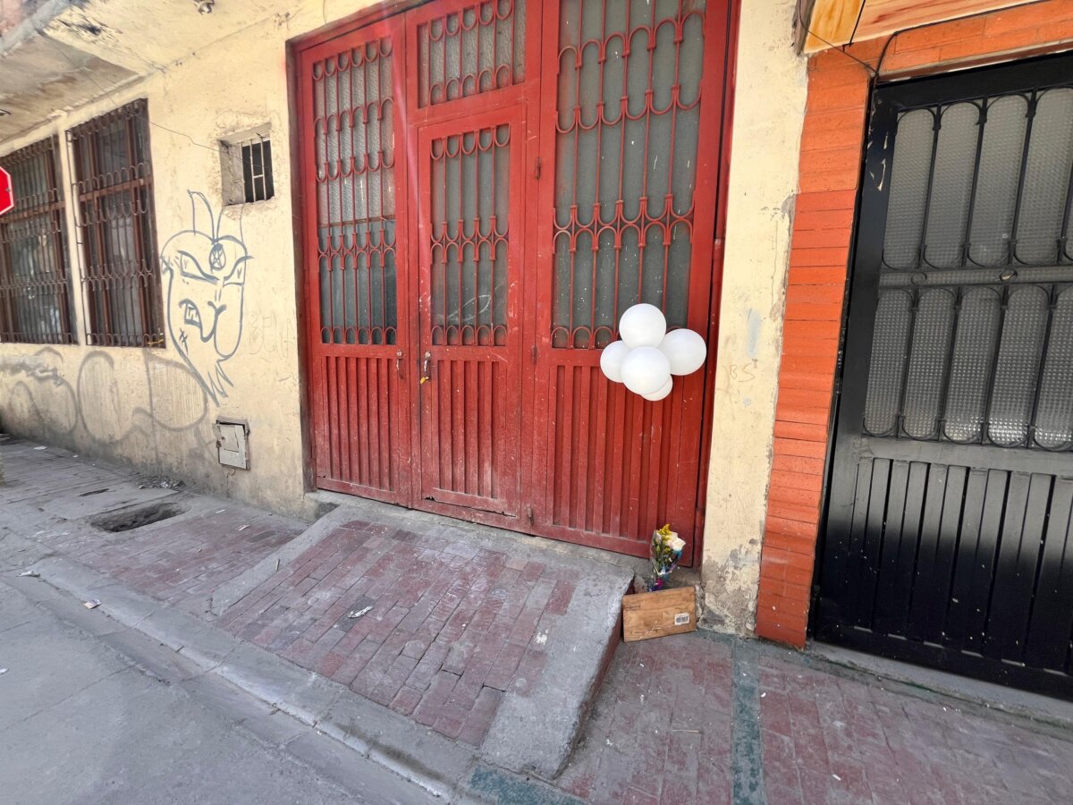 Vecinos realizarán velatón por bebé asesinado en Kennedy Ante el asesinato de un bebé en la localidad de Kennedy, la comunidad convocó a una velatón para honrar la vida del menor y exigir la captura de su agresor.
