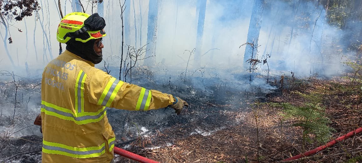Reportan incendios en los cerros orientales de Bogotá: Esto se sabe