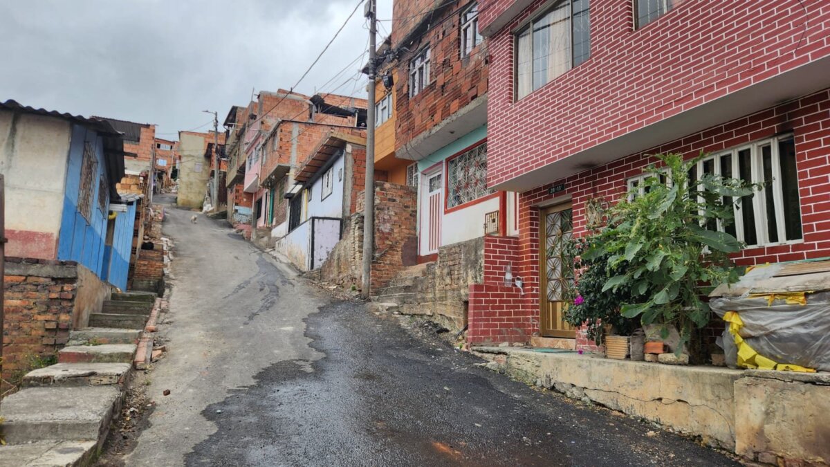 Alejandra, la víctima de feminicidio en San Cristóbal 1 Alejandra, la víctima de feminicidio en San Cristóbal María Alejandra Sánchez, de 24 años y madre de una niña de 3 años, fue asesinada a manos de su pareja sentimental en San Cristóbal.