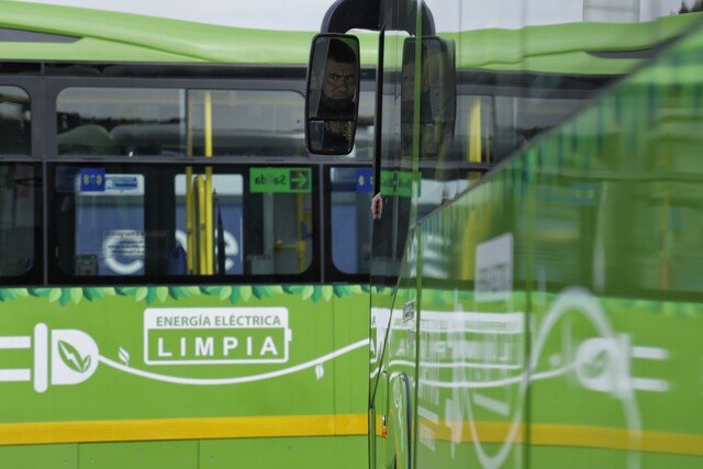 TransMilenio desarrolla el plan piloto de 'Pagos Abiertos': la nueva modalidad de pago de pasajes