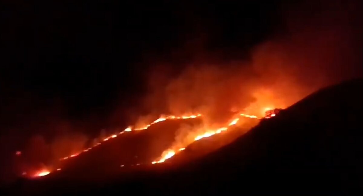 EN VIDEO: Reportan grave incendio forestal en el Parque Nacional Natural Chingaza 1 EN VIDEO: Reportan grave incendio forestal en el Parque Nacional Natural Chingaza Autoridades intentan controlar un voraz incendio forestal que se registra en el Parque Nacional Natural Chingaza. Investigan las causas de la conflagración.