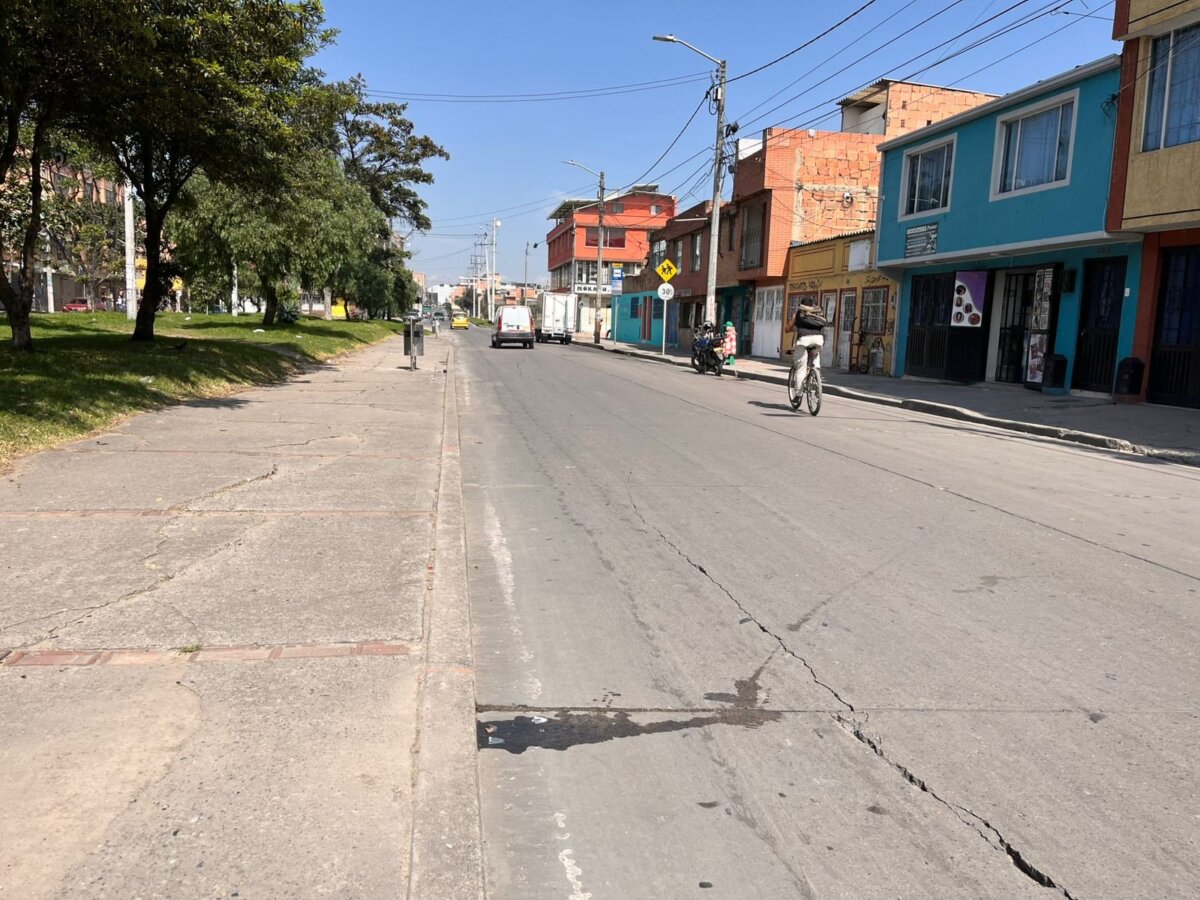 EN VIDEO: Momento en el que escolta de la UNP se enfrenta con ladrón en Kennedy 1 EN VIDEO: Momento en el que escolta de la UNP se enfrenta con ladrón en Kennedy En videos de cámaras de seguridad quedó registrado el momento en el que el ladrón ataca al escolta y se produce el enfrentamiento.