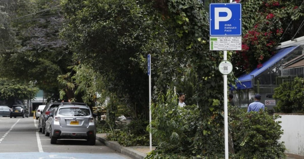 Periodista denuncia nueva modalidad de robo en Bogotá: se da en las zonas de parqueo 1 Periodista denuncia nueva modalidad de robo en Bogotá: se da en las zonas de parqueo El periodista César Augusto Londoño fue víctima de robo en una zona de parqueo pago de Bogotá. Esto fue lo que sucedió.