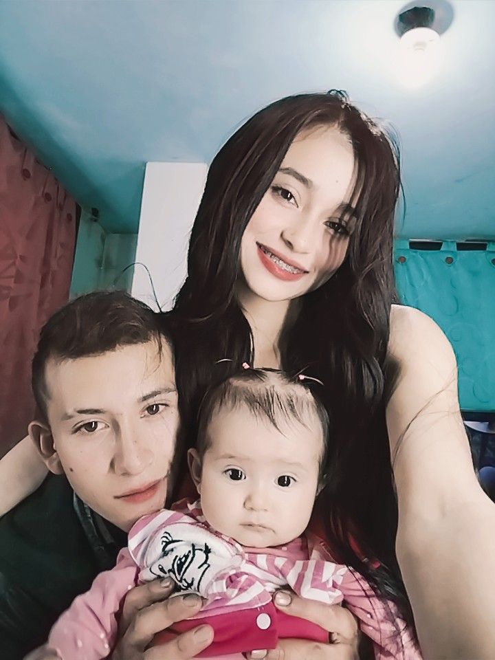Bebé de 5 meses falleció en extrañas circunstancias en Suba Los padres de Heilen Alaia Moreno Aguirre (de 5 meses y medio de edad), denuncian que dejaron a su bebé bajo el cuidado de una vecina y al recogerla se la entregaron sin vida.