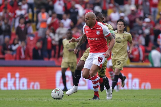 Ómar Pérez habló del accidente que ocurrió en Cundinamarca con su camioneta El exfutbolista de Santa Fe, Omar Pérez, se presentó en el lugar del accidente.