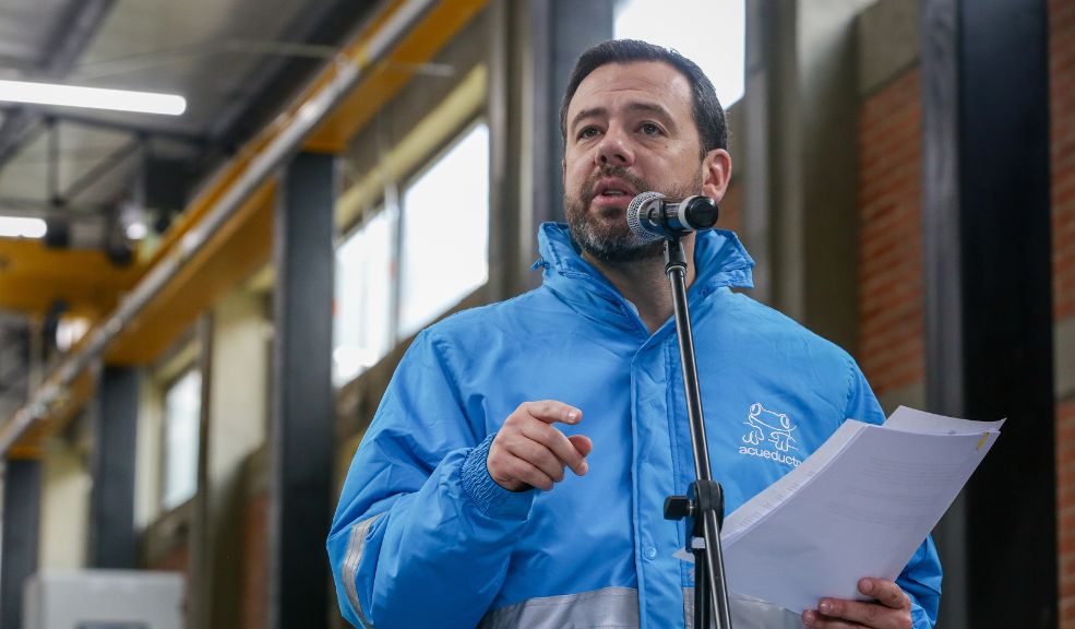 Tras dos semanas sin racionamiento, los embalses de Chingaza superan el 45 % El Alcalde de la capital del país, Carlos Fernando Galán, informó que después de levantar el racionamiento, Chingaza supera el 45% de su capacidad. Es positivo el balance.