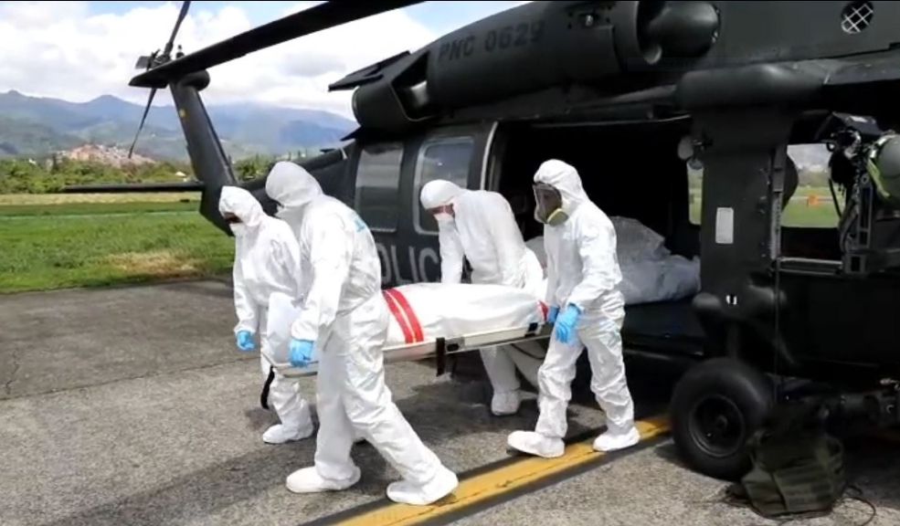 Así murió 'Terror', temido jefe del Clan del Golfo El nuevo director de la Policía, general Carlos Fernando Triana, entregó hoy detalles de la operación que desembocó en la muerte de Oliverio Isaza Gómez, alias 'Terror', señalado jefe paramilitar sobreviviente de Pablo Escobar y miembro del Clan del Golfo.
