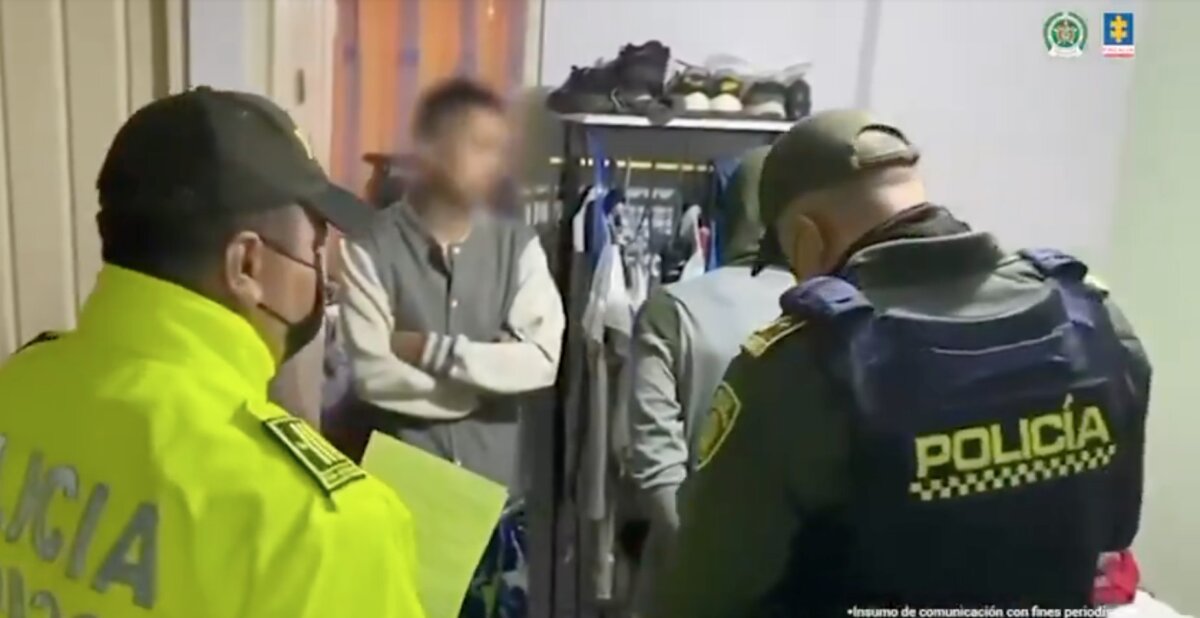 Capturan a dos hombres por delitos de pornografía y abuso infantil: sus hijos eran las víctimas Los hombres señalados de abuso sexual infantil serían excandidatos al Concejo Municipal de Cajamarca, y uno de ellos el actual presidente de la Junta de Acción Comunal de su barrio.