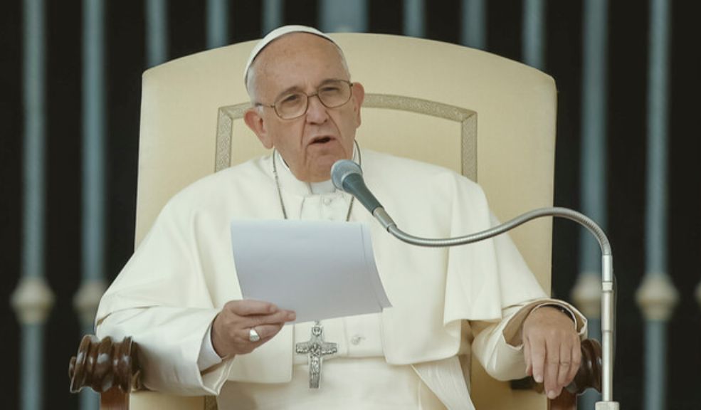 El Papa Francisco enfrenta un "cuadro clínico complejo" El Papa fue hospitalizado desde el viernes en Roma.