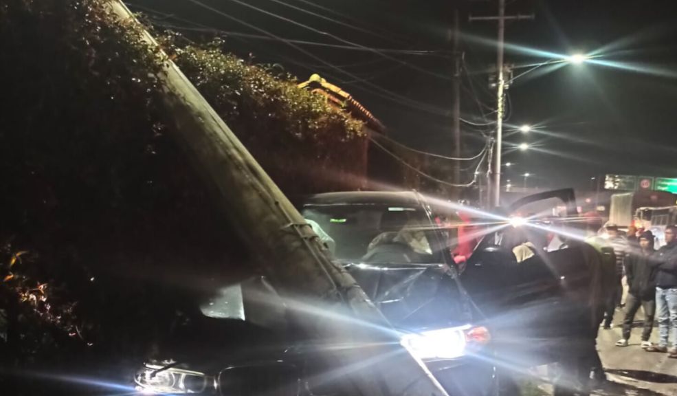 Ómar Pérez habló del accidente que ocurrió en Cundinamarca con su camioneta El exfutbolista de Santa Fe, Omar Pérez, se presentó en el lugar del accidente.