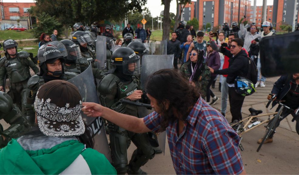 Denuncian irregularidades en desalojo de un hogar de paso de animales en Fontibón A esta hora la comunidad denuncia el desalojo del refugio de animales 'Callejeros', en Fontibón.