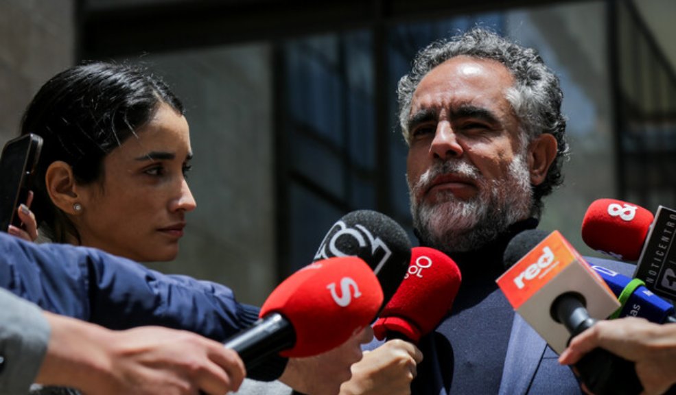 Armando Benedetti irá a juicio por presunto tráfico de influencias en el Caso Fonade 1 Armando Benedetti irá a juicio por presunto tráfico de influencias en el Caso Fonade La Corte Suprema de Justicia llevará a juicio a Armando Benedetti, jefe de despacho de la Presidencia, por presunto tráfico de influencias en el caso Fonade, relacionado con irregularidades en contrataciones.