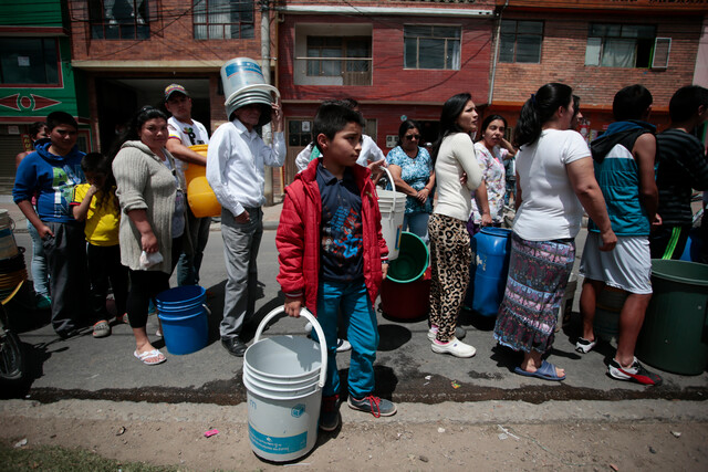Cortes de agua en Bogotá para este lunes 17 de febrero: estos son los barrios afectados 1 Cortes de agua en Bogotá para este lunes 17 de febrero: estos son los barrios afectados Al turno 1 le corresponde el racionamiento de agua este sábado 15 de febrero en Bogotá. Conozca los barrios afectados.