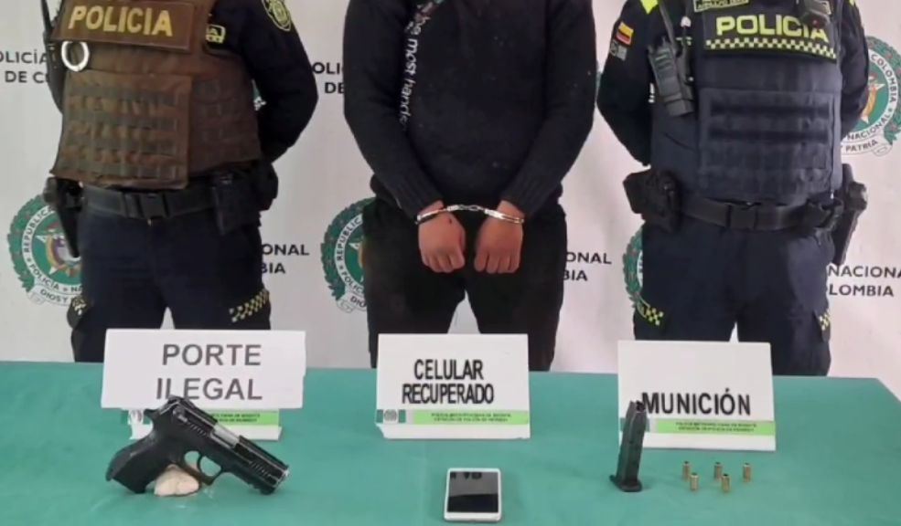 Extranjero que robó un bicitaxi en Kennedy fue capturado 1 Extranjero que robó un bicitaxi en Kennedy fue capturado El hombre detenido en Kennedy, junto con el arma de fuego incautada y el bicitaxi recuperado, fueron puestos a disposición de las autoridades.