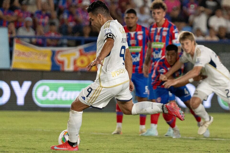 Falcao García marcó en triunfo de Millonarios y sigue siendo el máximo goleador de Colombia Frente a Unión Magdalenta, en su natal Santa Marta, Falcao García marcó para la victoria de Millonarios y superó nuevamente a Dayro Moreno en el récord de máximo goleador colombiano.