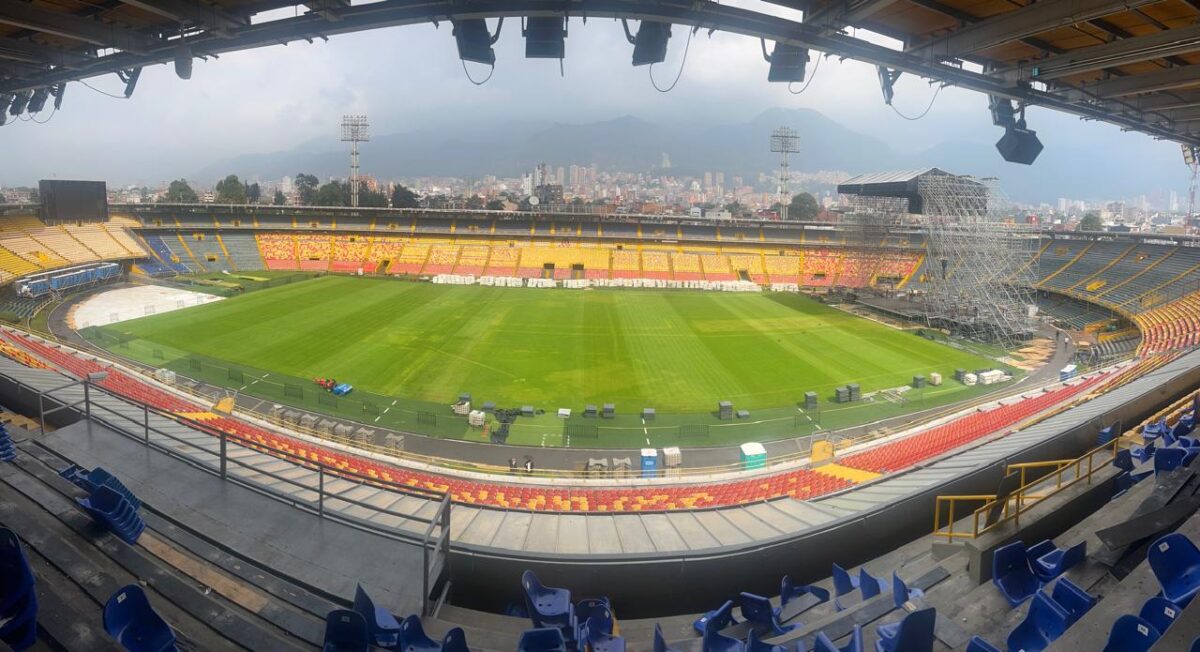 Así quedó el estadio El Campín después de los dos conciertos de Shakira Después de los conciertos de Shakira y Andrea Bocelli, el estadio El Campín está listo para volver a albergar partidos de Liga. Así fue el desmontaje del escenario y la adecuación del campo.