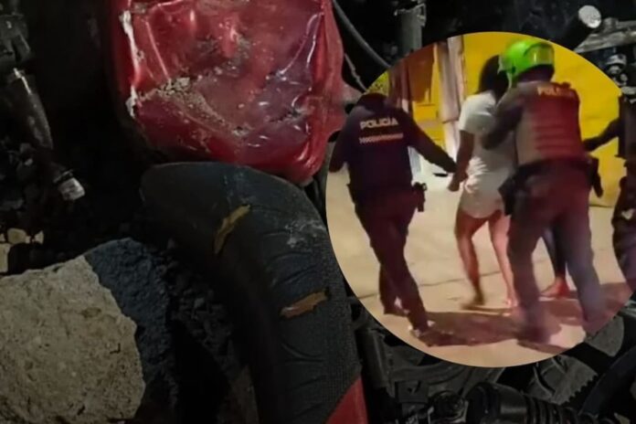 Video: Por celos, mujer destrozó la moto de su pareja al encontrarlo con la amante Al llegar al lugar, la patrulla se encontró con una riña entre dos mujeres y un hombre, lo que originó el daño a la motocicleta.