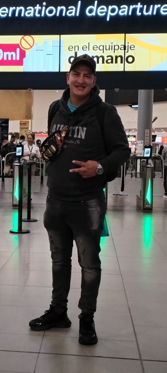 Habla hermano de colombiano que murió en Barbados: "Tenemos fe en que alguna entidad pueda ayudarnos" 2 Habla hermano de colombiano que murió en Barbados: "Tenemos fe en que alguna entidad pueda ayudarnos" Hugo Suárez falleció en Barbados tras viajar en busca de nuevas oportunidades. Su familia pide ayuda para repatriar su cuerpo.
