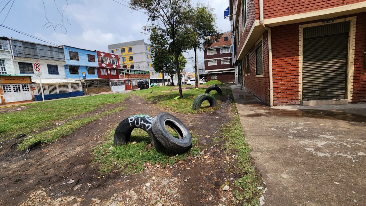 Misteriosa muerte de un hombre en el Quiroga 1 Misteriosa muerte de un hombre en el Quiroga Un hombre fue hallado sin vida en el barrio Quiroga de la localidad de Rafael Uribe. Esto se sabe sobre el crimen.