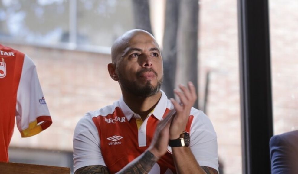 Ómar Pérez habló del accidente que ocurrió en Cundinamarca con su camioneta El exfutbolista de Santa Fe, Omar Pérez, se presentó en el lugar del accidente.