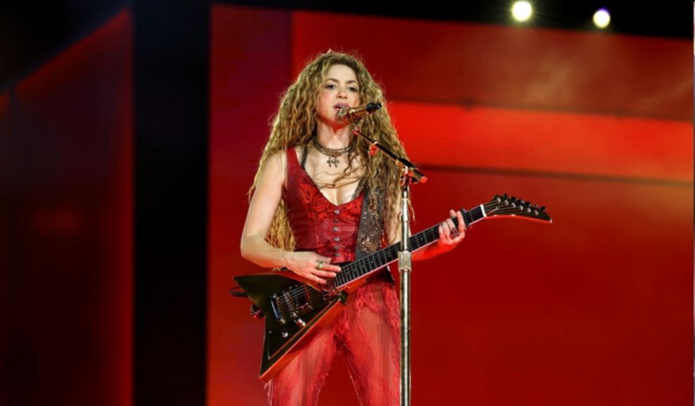 Revelan qué comida habría intoxicado a Shakira 1 Revelan qué comida habría intoxicado a Shakira Esto sería lo que Shakira habría comido en Perú. La información la reveló un reconocido periodista de dicho país.