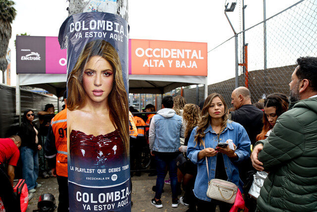 Shakira no solo moverá las caderas en su concierto, también la economía de Bogotá 3 Shakira no solo moverá las caderas en su concierto, también la economía de Bogotá Los dos conciertos que dará Shakira en Bogotá hará que la economía de la ciudad se mueva y crezca desde diferentes sectores. Le contamos.