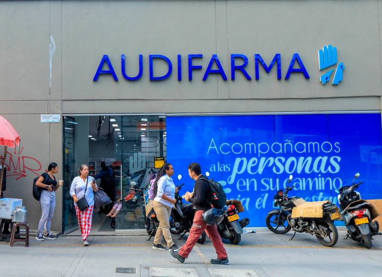 Superintendencia de Salud sancionó a Audifarma por incumplir en la entrega de medicamentos La Superintendencia de Salud impuso millonarias multas a Audifarma y Sumiprocesos por irregularidades en la dispensación de medicamentos y dispositivos médicos en Colombia.