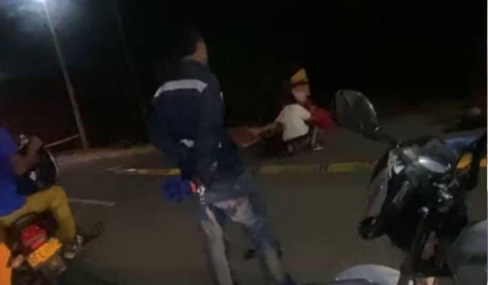 Trágico accidente: dos jóvenes pierden la vida tras cruzar un peaje Dos jóvenes muertos y una persona herida fue el lamentable saldo que dejó un aparatoso choque entre dos motocicletas, registrado la noche del lunes, 17 de febrero.