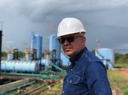 Por reforma laboral, calidad del trabajo está en riesgo 2 Por reforma laboral, calidad del trabajo está en riesgo Así lo advierte la Unión de Trabajadores de la Industria Petrolera y Energética de
Colombia (Utipec), importante sector sindical.