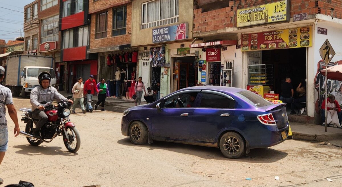Ataque cobró la vida del 'Negro' en Soacha La víctima, a quien la comunidad identificó como el 'Negro', falleció tras un ataque a disparos en el barrio Danubio, de Soacha.