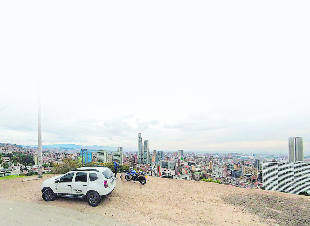 Joven recibió disparo en la nariz en medio de robo en Bogotá 1 Joven recibió disparo en la nariz en medio de robo en Bogotá El joven se encontraba en un mirador cerca de Monserrate, dentro de su vehículo, cuando fue abordado por dos sujetos.
