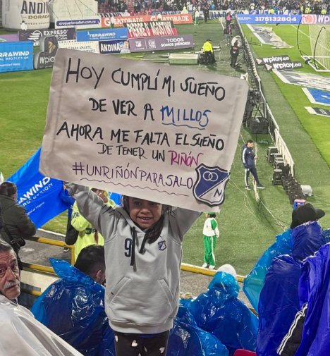Ella es Salomé, la pequeña hincha de Millonarios que sueña con un trasplante de riñón 1 Ella es Salomé, la pequeña hincha de Millonarios que sueña con un trasplante de riñón Durante el partido de Millonarios este sábado en El Campín, Salomé sostuvo una pancarta que no pasó desapercibida. Hablamos con su madre, quien nos contó su historia.