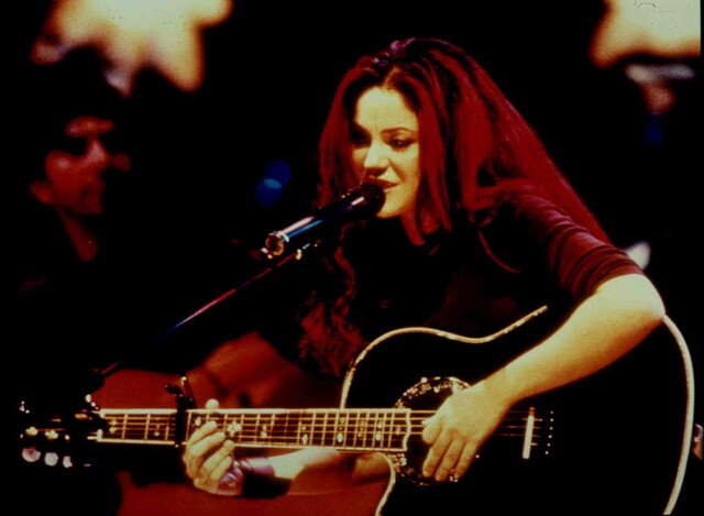 Shakira regresa a Colombia: un recorrido musical de más de 35 años 1 Shakira regresa a Colombia: un recorrido musical de más de 35 años Llegó el momento del inicio de la esperada gira de conciertos de Shakira por Colombia. La espera ha sido larga desde que la artista barranquillera se presentó en el país, en 2018 en 'El Dorado World Tour', y ahora regresa para hacer un recorrido por lo mejor de su discografía, en especial, con las canciones de 'Las mujeres ya no lloran', su más reciente trabajo discográfico.