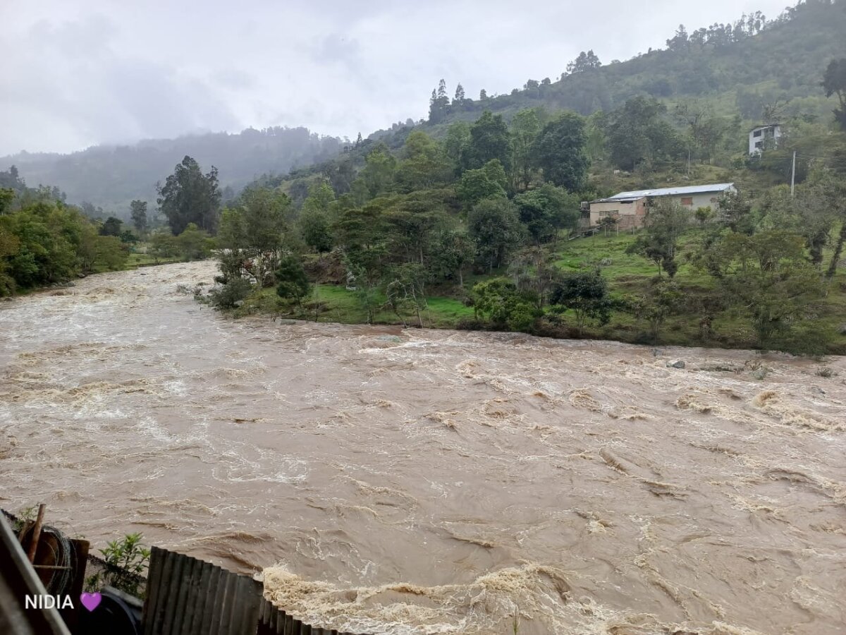 Alerta en Cundinamarca por aumento en los niveles de los ríos Sumapaz y Negro 1 Alerta en Cundinamarca por aumento en los niveles de los ríos Sumapaz y Negro Las autoridades emitieron una alerta preventiva en varias zonas del departamento de Cundinamarca debido al incremento en los niveles del río Sumapaz, a la altura del municipio de Cabrera, y del río Negro, en Guayabetal.