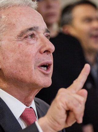 Así inició el juicio oral contra el exsenador Álvaro Uribe Vélez