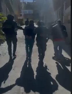 Judicializan a 2 hombres señalados de secuestro y hurto a conductores de plataforma en Bogotá 1 Judicializan a 2 hombres señalados de secuestro y hurto a conductores de plataforma en Bogotá La Fiscalía General de la Nación logró un golpe a una organización criminal señalada de cometer secuestros exprés y hurtos a conductores de plataformas de transporte en Bogotá.