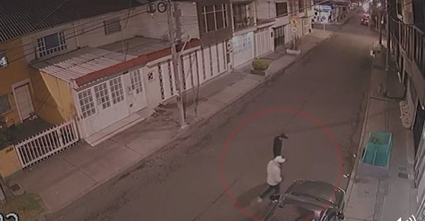 Capturan a uno de los responsables del robo de una camioneta de alta gama en Bogotá La Policía capturó a un hombre de 48 años que se había robado una camioneta en el sector de Kennedy.