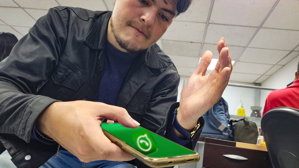No es su internet: WhatsApp sufre caída a nivel mundial La mañana de este viernes 28 de febrero, múltiples usuarios en redes sociales reportaron la caída de WhatsApp, presentando problemas para enviar y visualizar mensajes.