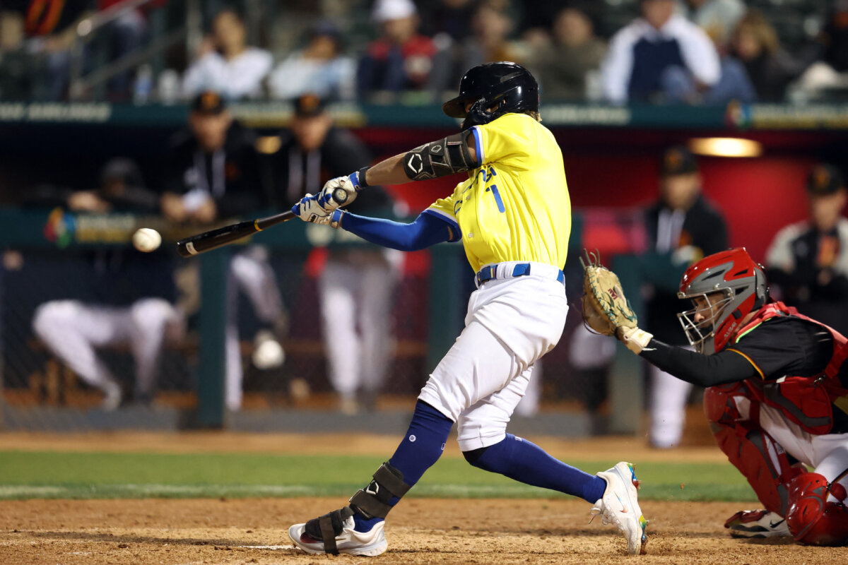 José Ramos y un bateo en la séptima entrada del sexto juego de las Eliminatorias de Béisbol ante Alemania.
