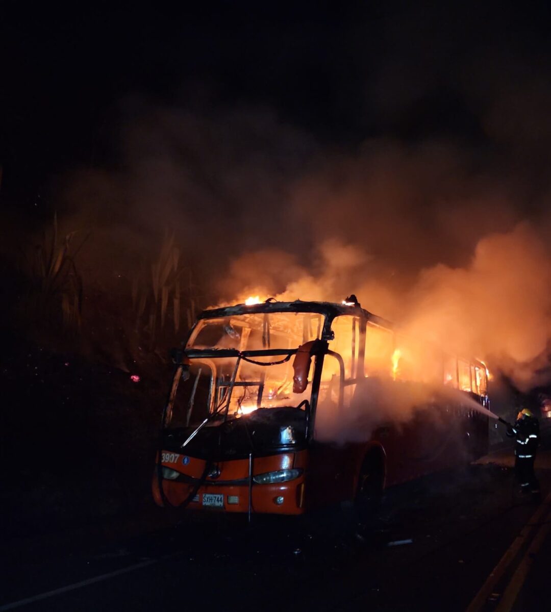 Bus se incendió en la vía Bogotá-Villavicencio