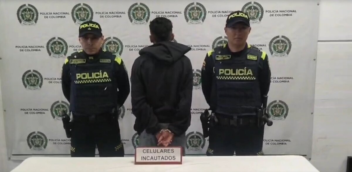 Capturan a hombre que robaba con arma blanca en el SITP 10 Capturan a hombre que robaba con arma blanca en el SITP