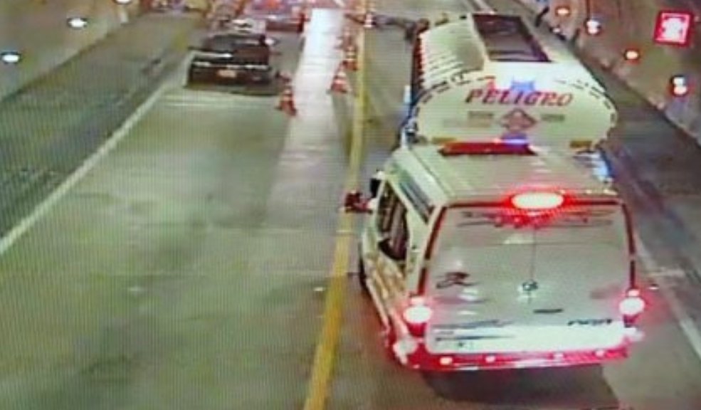 Vía Bogotá-Villavicencio cerrada por accidente Persiste cierre en túnel Renacer: caos vial en la ruta Bogotá-Villavicencio