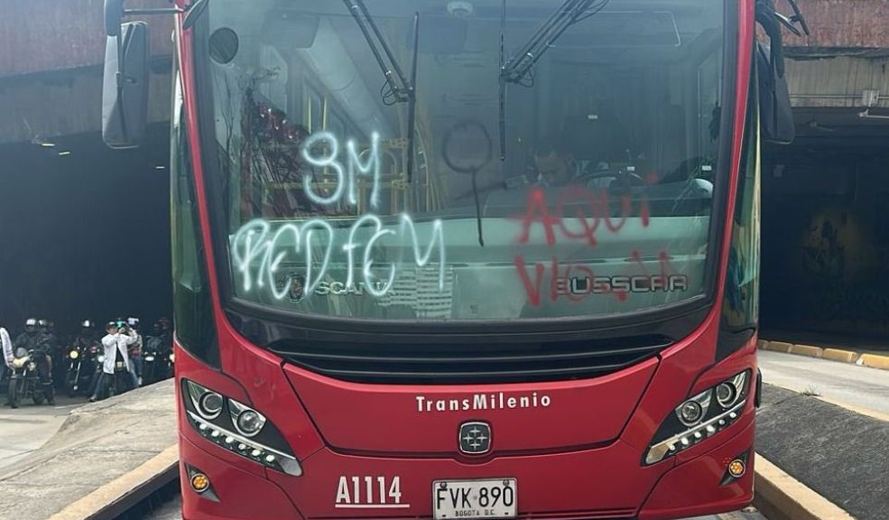 El vandalismo es el protagonista de las marchas feministas en Bogotá 1 El vandalismo es el protagonista de las marchas feministas en Bogotá El vandalismo fue el protagonista en las marchas que se realizaron por diferentes vías de la capital del país en la tarde de este sábado, con motivo del 8M, el Día Internacional de la Mujer.