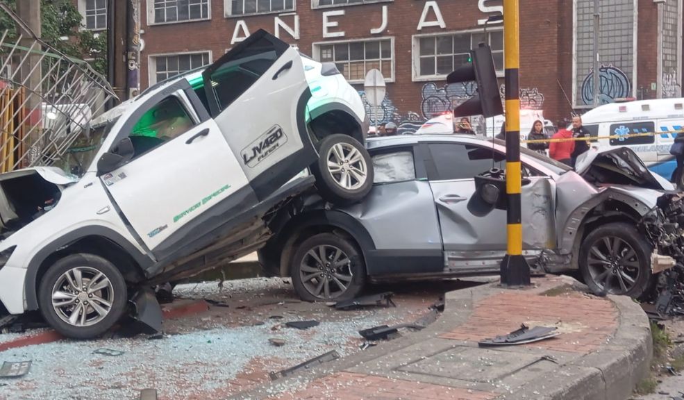 Esta es la identidad del conductor que falleció en Puente Aranda El conductor de una camioneta Chevrolet Tracker falleció esta mañana en un accidente de tránsito en Puente aranda.