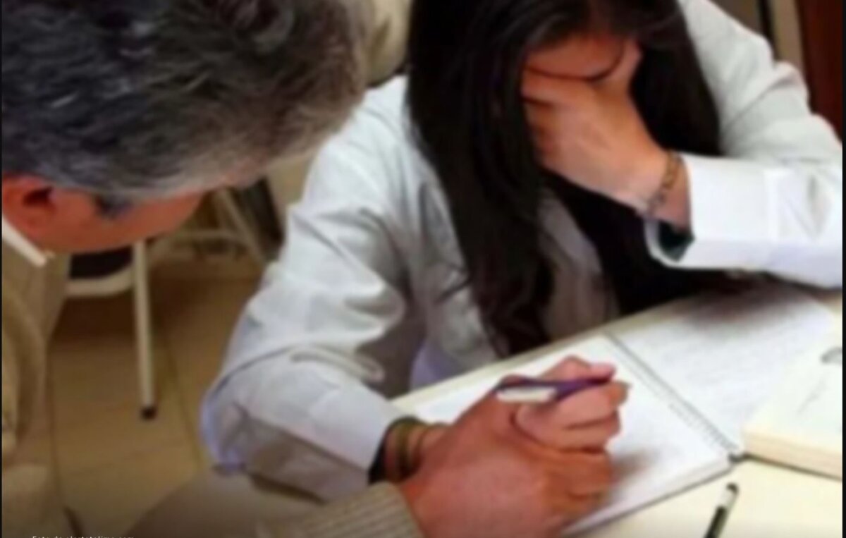 Denuncian-a-profesor-por-acoso-a-menores